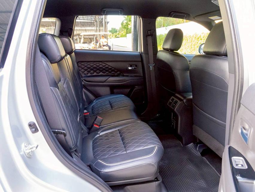 Mitsubishi Outlander Phev 2.4 GT Premium 4wd ปี 2021 ♨️ #ประกันเครื่องเกียร์3ปี / 30,000 km. ♨️ 14