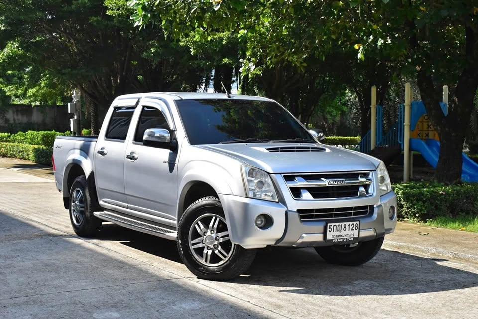 Isuzu D-Max 4 ประตูออโต้ ตัวสูง พร้อมใช้งานยาวยาว  6