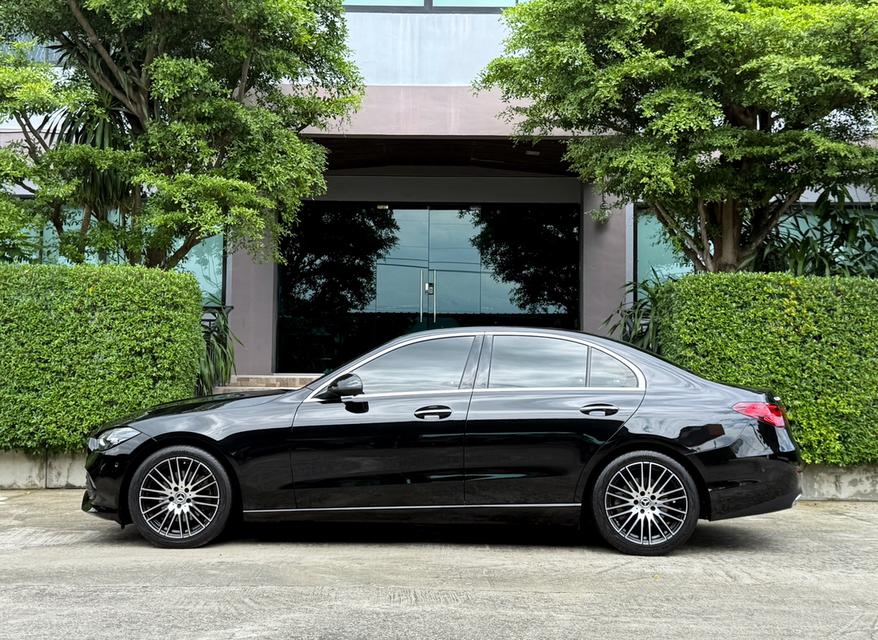 2023 BENZ C220D W206 รถมือเดียวออกป้ายแดง รถวิ่งน้อย เข้าศูนย์ทุกระยะ ไม่เคยมีอุบัติเหตุ วารันตียังเหลืออีกนานครับ 5