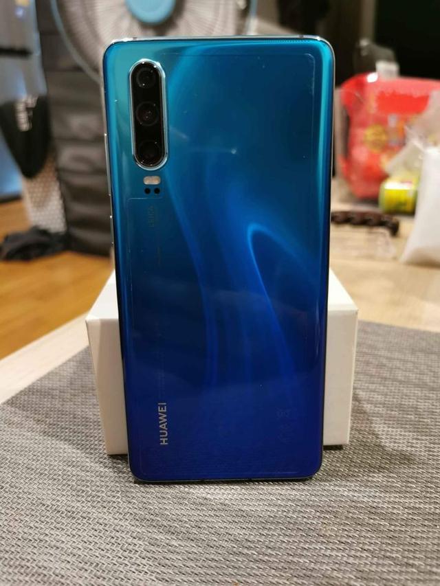 ปล่อยโทรศัพท์ Huawei P30 2