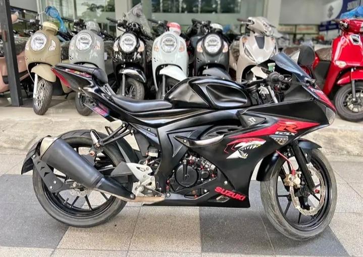 2017 Suzuki GSX-R150 สีดำ