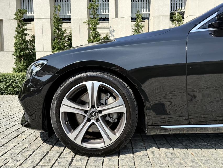 Mercedes Benz E220d Sport รูปที่ 6