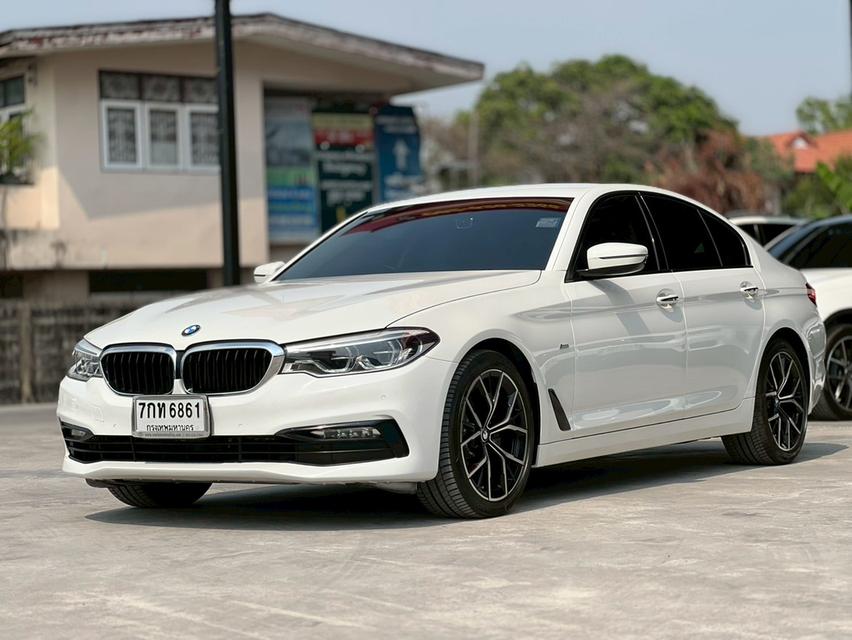ปี 2018 BMW SERIES 5, 520d SPORT รถบ้าน เซอร์วิสศูนย์ทุกระยะ
