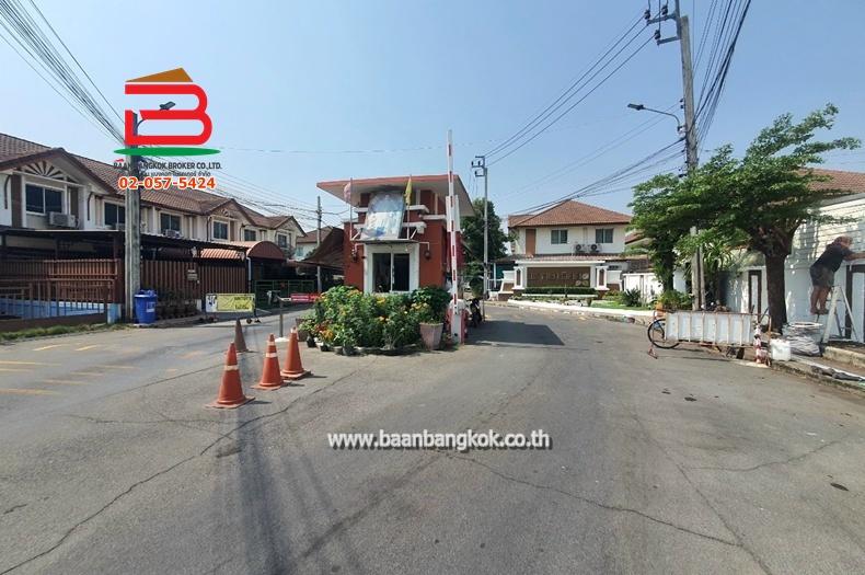 ทาวน์เฮาส์ หมู่บ้าน พฤกษาวิลล์ 6 ซอยพระยาสุเรนทร์ 23 เนื้อที่ 18 ตรว. ถนนรามอินทรา แขวงบางชัน เขตคลองสามวา กรุงเทพมหานคร 12