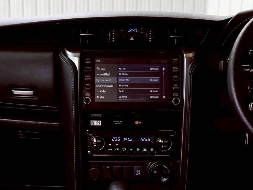 TOYOTA FORTUNER, 2.4 V 4WD LEADER รูปที่ 11