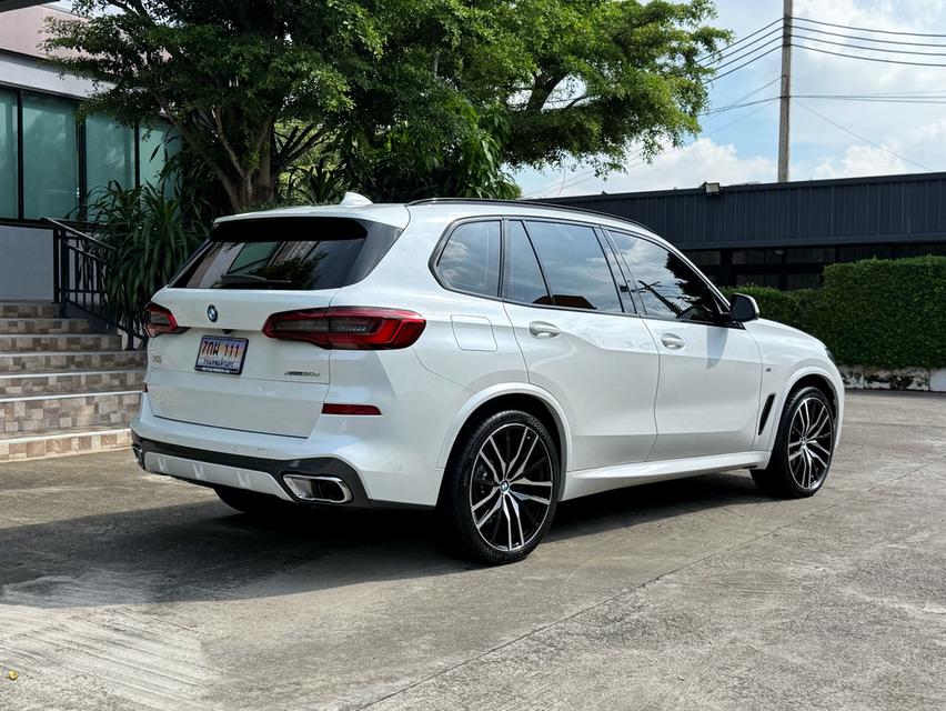 2020 BMW X5 30D MSPORT รถมือเดียวออกป้ายแดง รถวิ่งน้อย เข้าศูนย์ตามระยะ รถไม่เคยมีอุบัติเหตุครับ