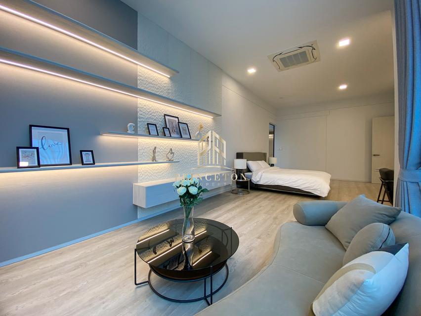 VIVE Krungthep Kreetha Comes with a Private Swimming Pool 16