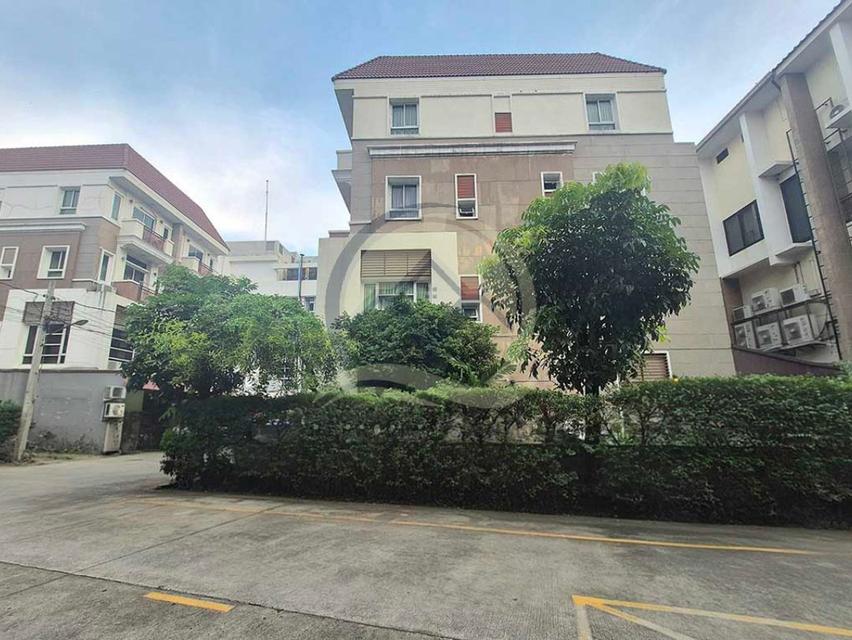 ขาย+ให้เช่า หมู่บ้านพรีเมี่ยมเพลส 1 เอกมัย-รามอินทรา ถนนสุคนธสวัสดิ์ 19