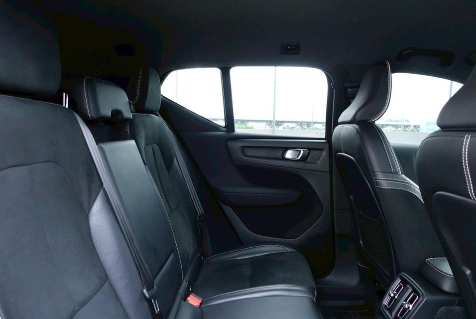 VOLVO XC40 2.0 T5 R-design AWD ปี2019 11