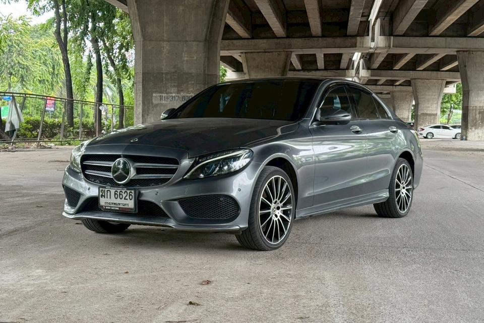 Mercedes-Benz C350e 2.0 W205 AMG Dynamic Sedan Plug-in Hybrid AT ปี 2019  เบนซิน-ไฟฟ้า แบบเสียบปลั๊ก