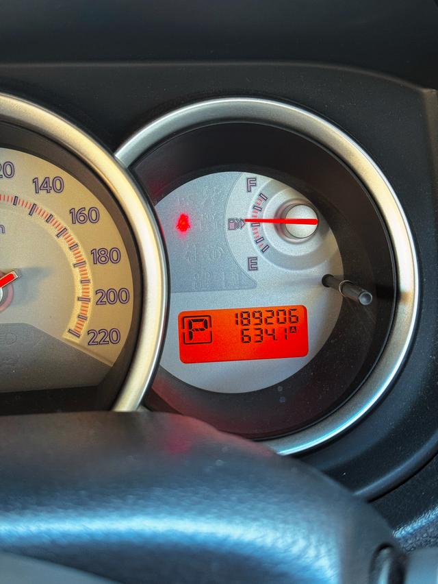 Nissan Tiida 1.8G ปี2011 รุ่นท็อป 10