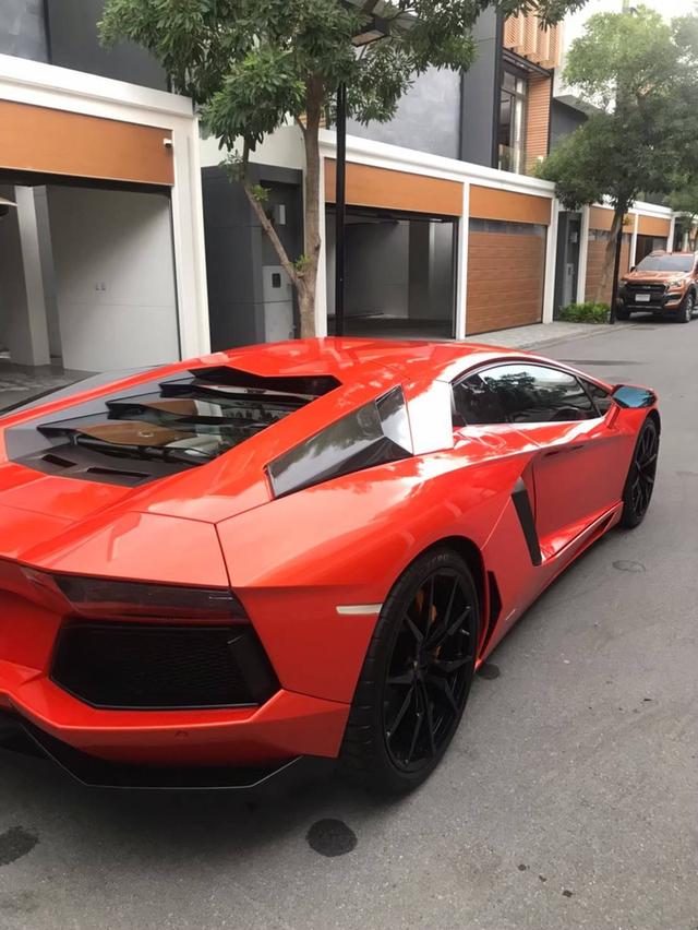 Lamborghini Aventador LP 700-4 5