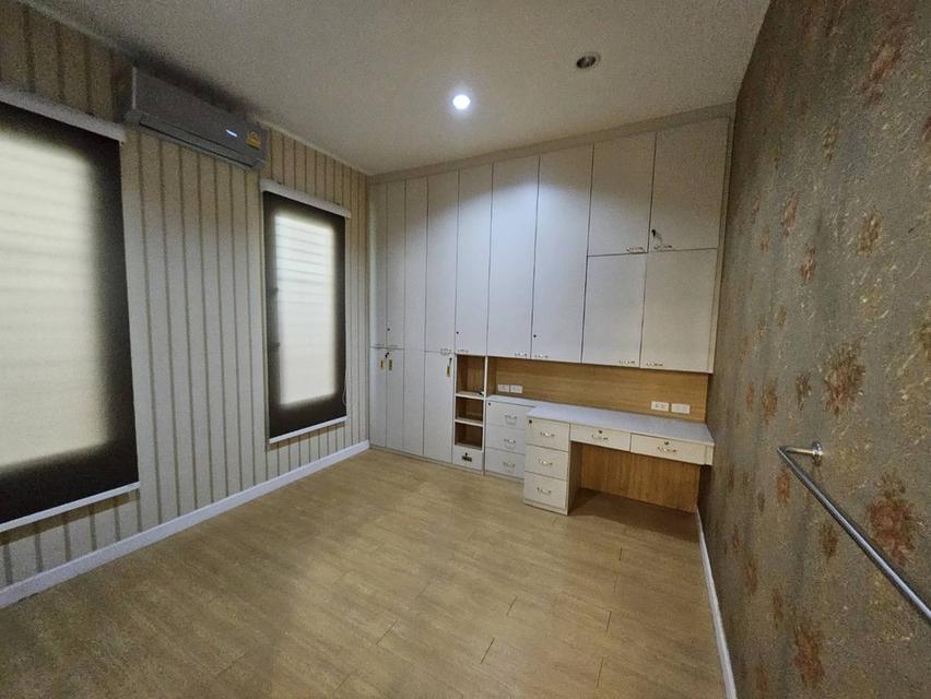 บ้านหัวมุม ทิศใต้ลมดีทั้งปี ตกแต่ง Modern Luxury พร้อมอยู่ (เจ้าของขายเอง) 10