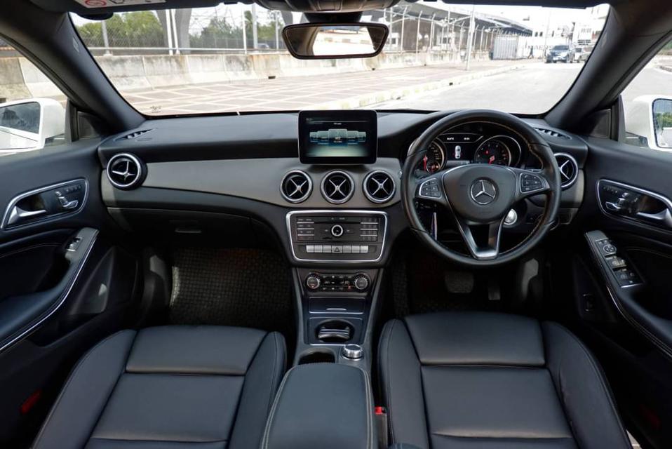 Benz CLA 200 Urban Facelift ปี 2018 5