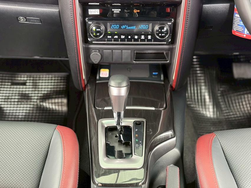 TOYOTA FORTUNER 2.4 LEGENDER BLACK TOP ปี 2022 โฉม ปี15-ปัจจุบัน (ป้ายสลับออก) รูปที่ 13