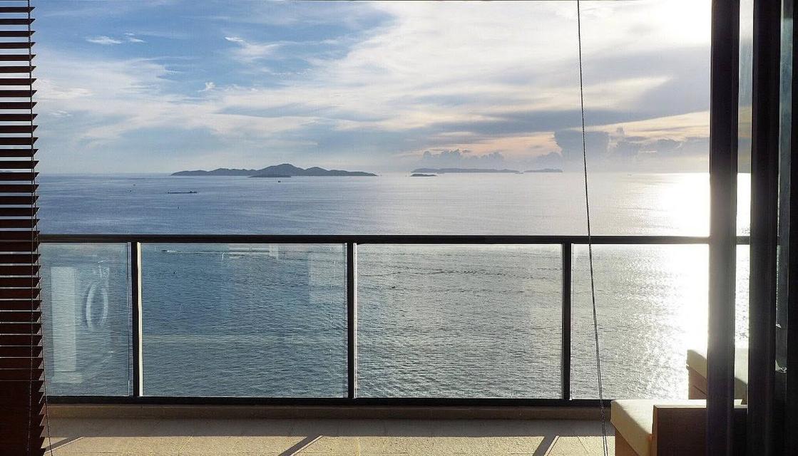 For rent Zire Wongamat Condo 52,000/month 1