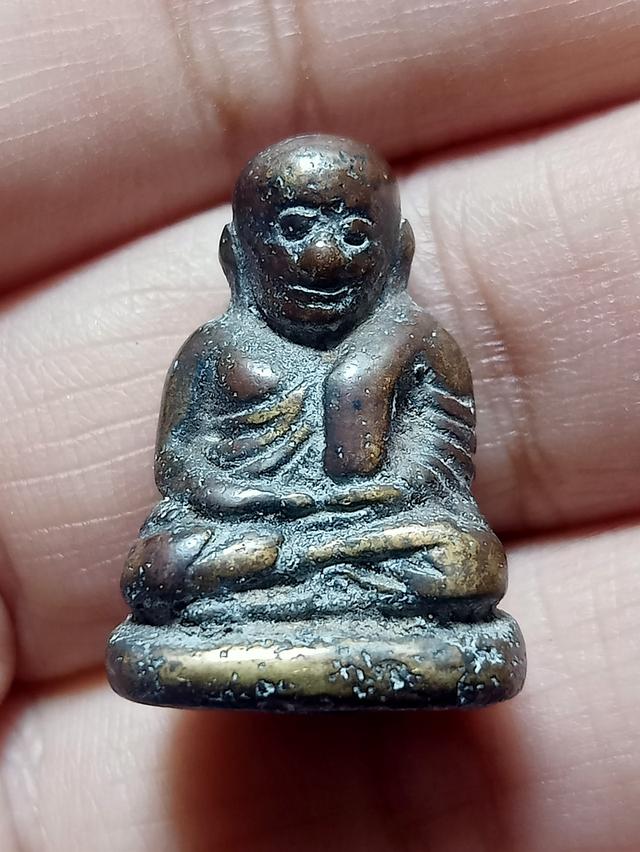 หลวงพ่อเงิน สอบถามได้ค่ะ