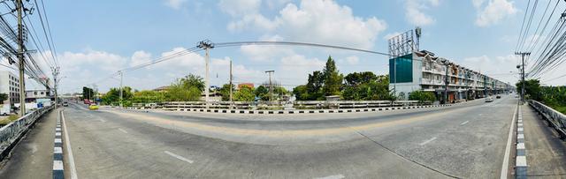 ขายโฮมออฟฟิศติดถนนร่มเกล้า 84.8 ตร.ว. 3.5 ชั้น พื้นที่กว้าง 220 ตร.ม. หลังริม ใกล้ทางด่วน เคหะร่มเกล้า ARL 10