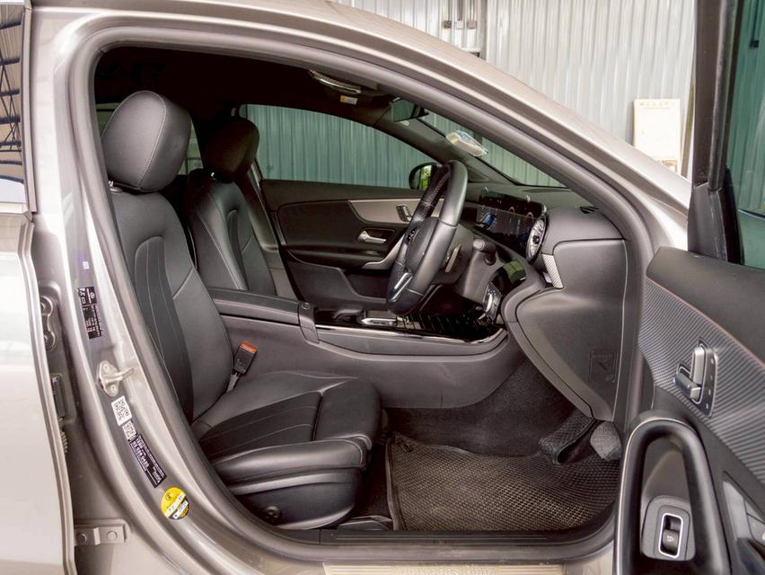 ดาวน์ 0% Mercedes Benz A200 Progressive ปี จด 2022 15