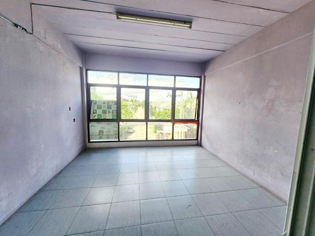 Lotus 7-Eleven แฟชั่น 3 กม. ตลาดหทัยมิตร 1.2 กม. รามอินทรา107-111 ให้เช่าตึกพาณิชย์ 3.5 ชั้น พระยาสุเรนทร์ 23 ตรว. 318 ต 5