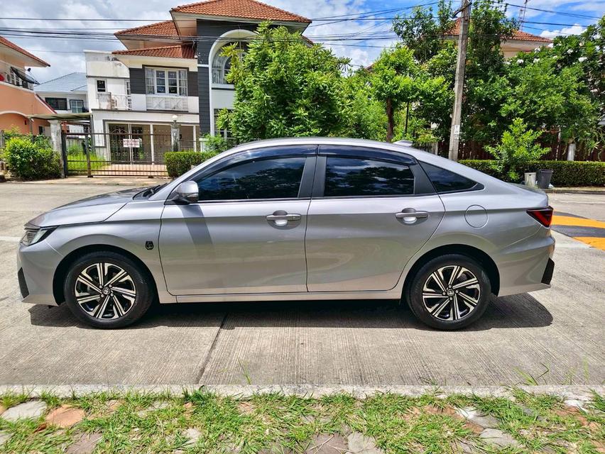 Toyota Yaris Ativ smart ปี 2023 สีเทา รูปที่ 5