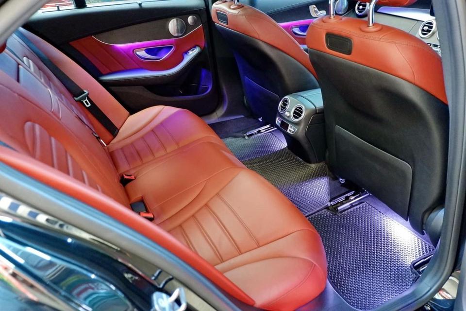 Mercedes-Benz C 300 e AMG Dynamic ปี 2019 ไมล์ 11x,xxx km 16