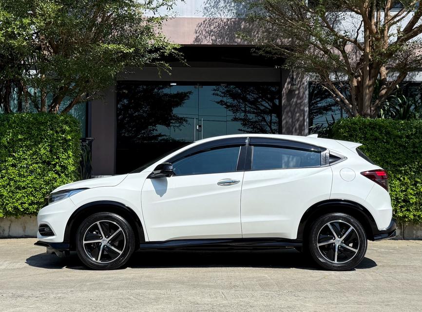 2019 HONDA HRV RS รุ่น TOP รถวิ่งน้อยเพียง 8X,XXX กม รถเข้าเช็คระยะที่ศูนย์ HONDA ตลอด รถไม่เคยมีอุบัติเหตุครับ 5