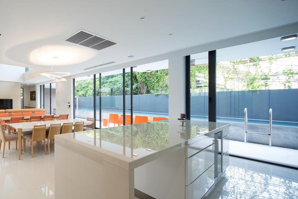 Sale Town House luxury with tenant special price for sale now Ekkamai 1