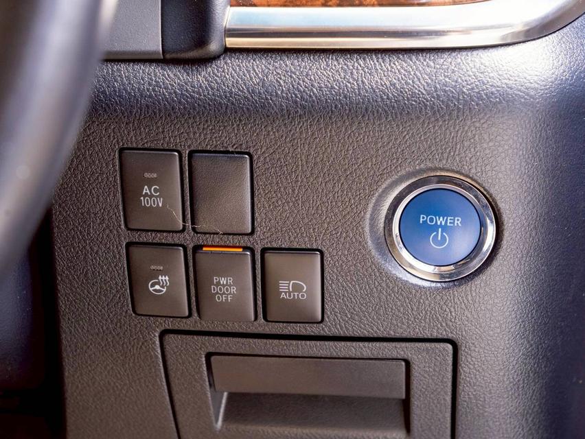 Toyota Alphard Hybrid GF 2.5L  ปี 2022 17