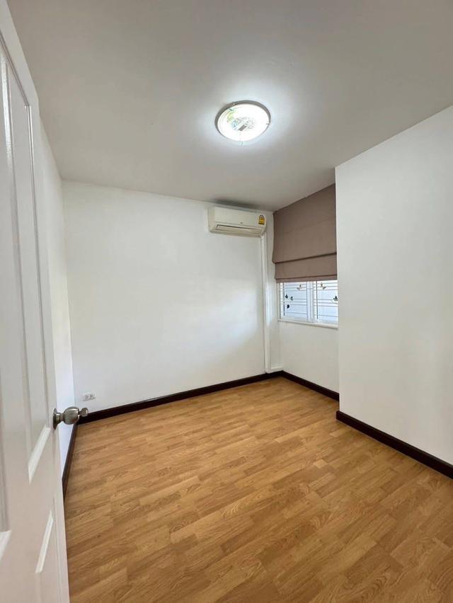 ให้เช่าทาวเฮ้าส์ 2 ชั้น หมู่บ้าน เดอะคัลเลอร์ ดอนเมือง-สรงประภา ใกล้สนามบินดอนเมือง,เมืองเอก,ม.รังสิต,ฟิวเจอร์ มีเฟอร์และเครื่องใช้ไฟฟ้าพร้อมอยู่ ราคา 18