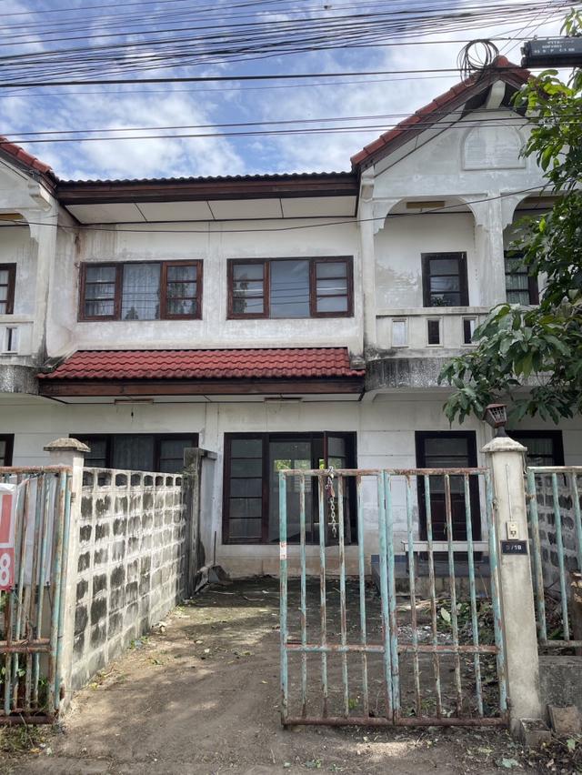 ขาย ทาวน์โฮม 2 ชั้น บ้านสวนสุทธิดา คลองห้า ราคาเพียงหลักแสน 110 ตรม 18 ตรว 2 ห้องนอน ทำเลดีใกล้ถนนใหญ่ รีโนเวทอยู่เองก็ด 1