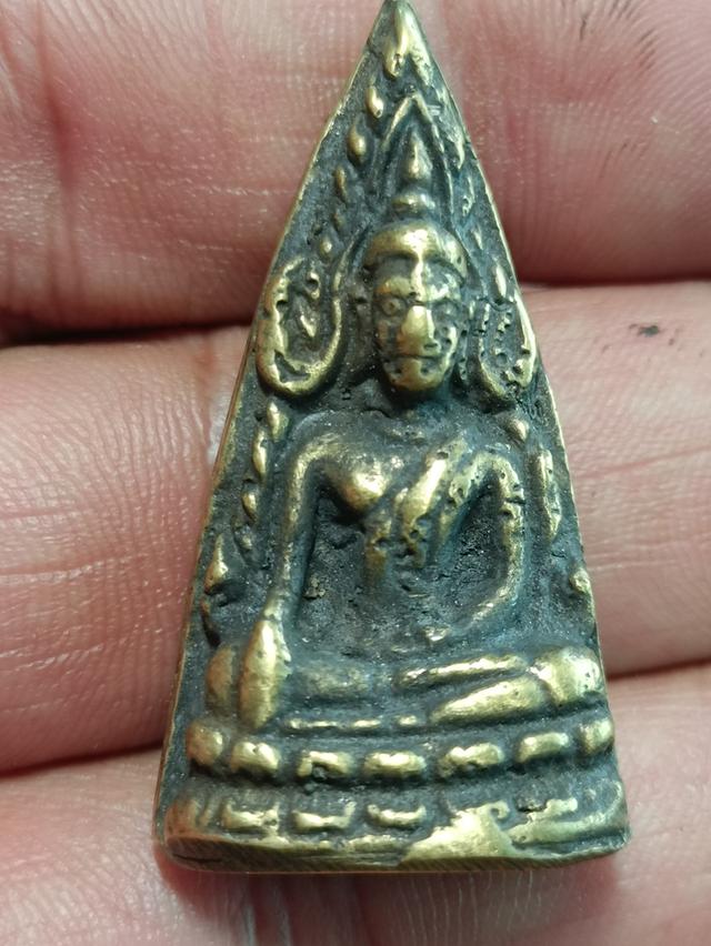 พระพุทธชินราช พิมพ์ครึ่งซีก (หรือพิมพ์สามเหลี่ยม) ปี 2485 วัดสุทัศนเทพวราราม กรุงเทพฯ