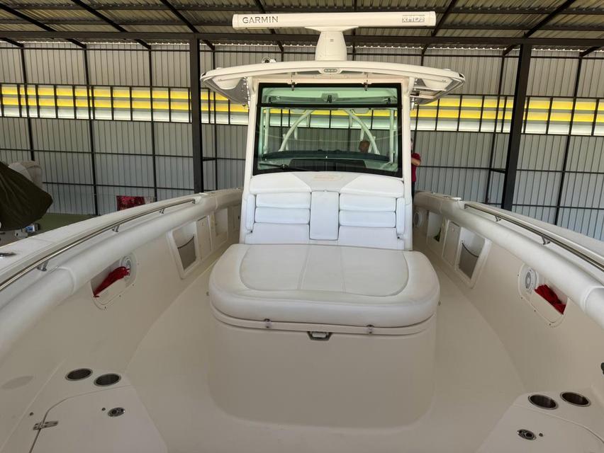 BOSTON WHALER OUTRAGE 370- 3 X 350 hp 2