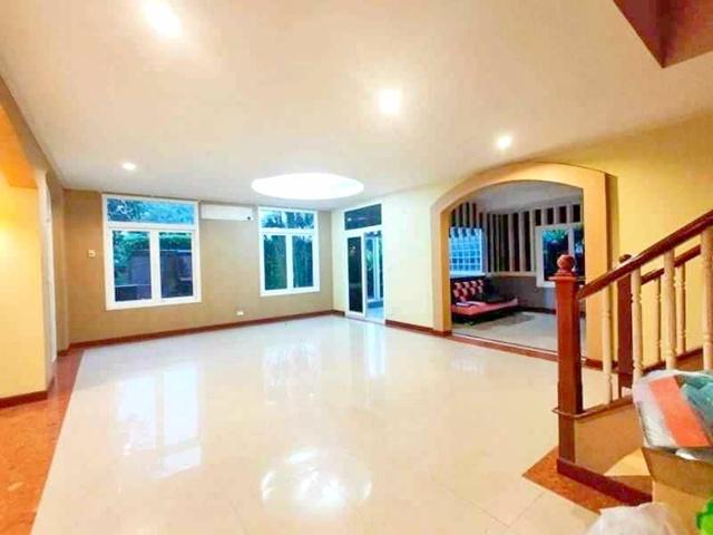 ติดถนนรังสิต-นครนายก คลอง 3 พร้อมบ่อปลาขนาดใหญ่ ภัสสร รร.นานาชาติสยาม 1.2 กม. 4นอน 118 ตร.วา. 310ตร.ม.ช่าบ้าน 2 ชั้น 5 น 2