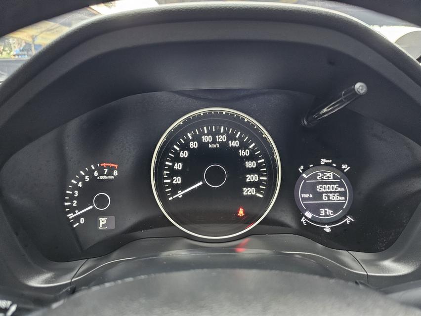 HONDA HR-V 1.8 E CVT ปี 16 AT 13