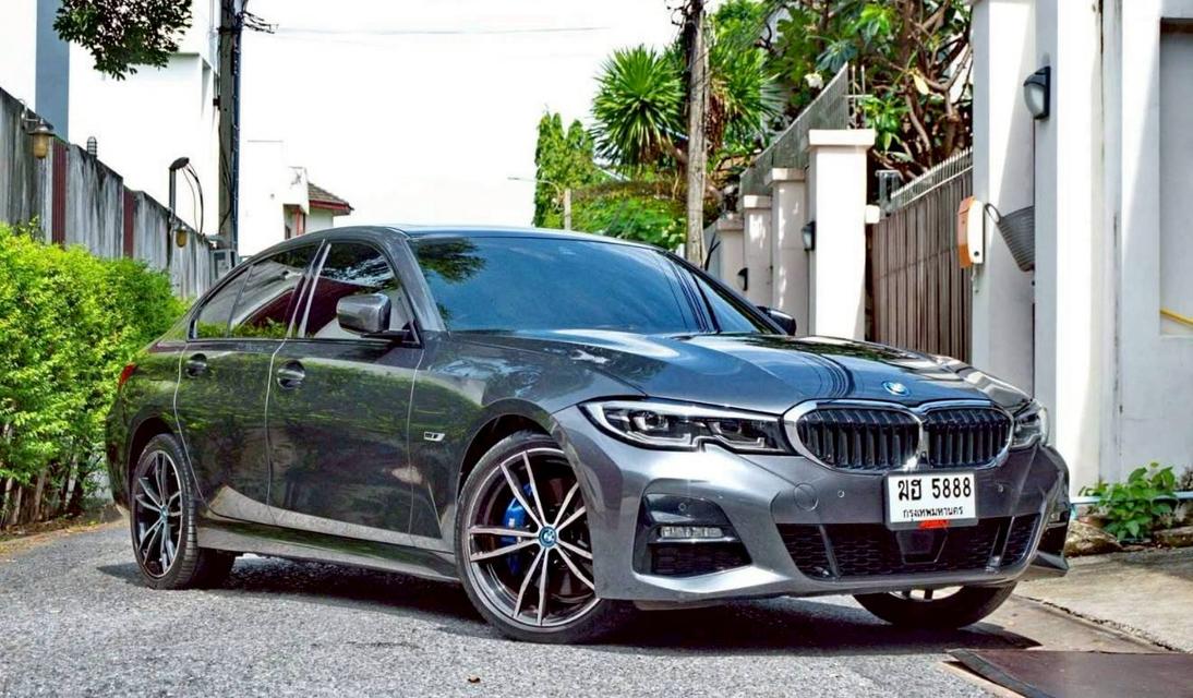 2021 BMW 330e M-Sport Plug-in Hybrid รถสวย ประวัติศูนย์ดีชัดเจน