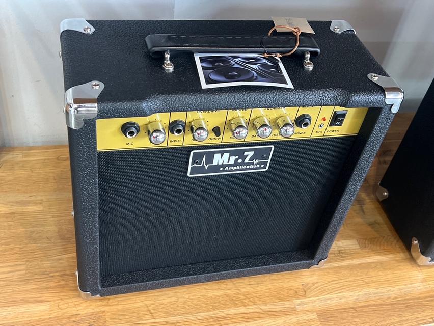 ตู้แอมป์กีต้าร์ ยี่ห้อ MR.7 G-15 USB มีเอฟเฟคในตัว มีช่องเสียบ USB เปิดเพลง MP3 ได้ พร้อมรีโมท