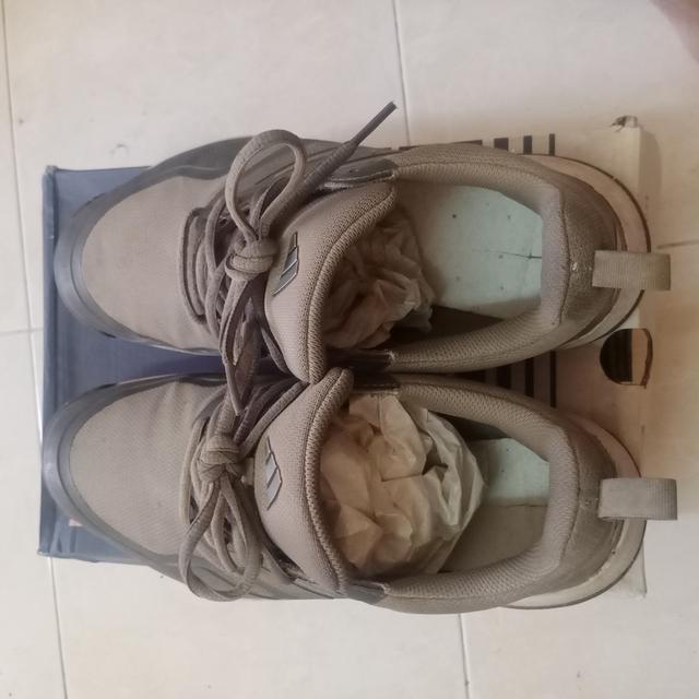 รองเท้า จำนวน 2 คู่ ผู้ชาย