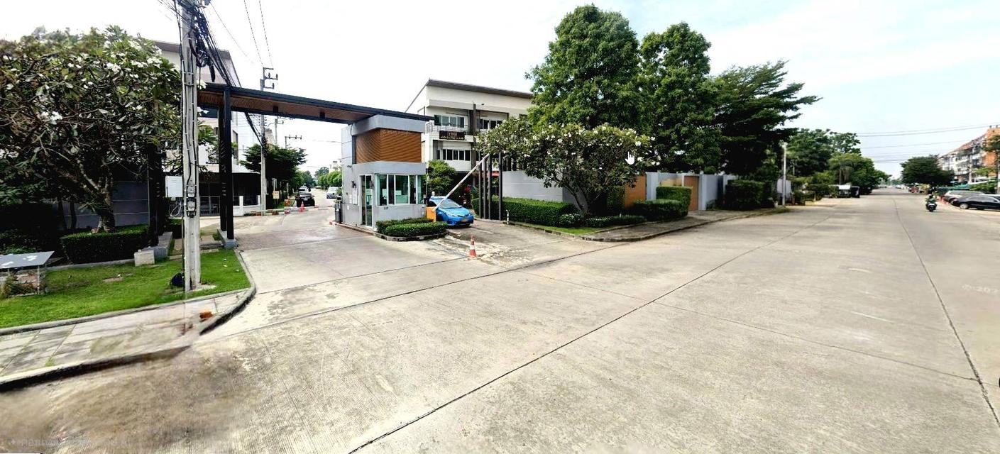 ทาวน์โฮมวัชรพล 3ชั้น หลังมุม หมู่บ้านเดอะริคโค้ ทาวน์ วัชรพล ถนนร่วมมิตรพัฒนา(ใกล้ห้าแยกวัชรพล) 18