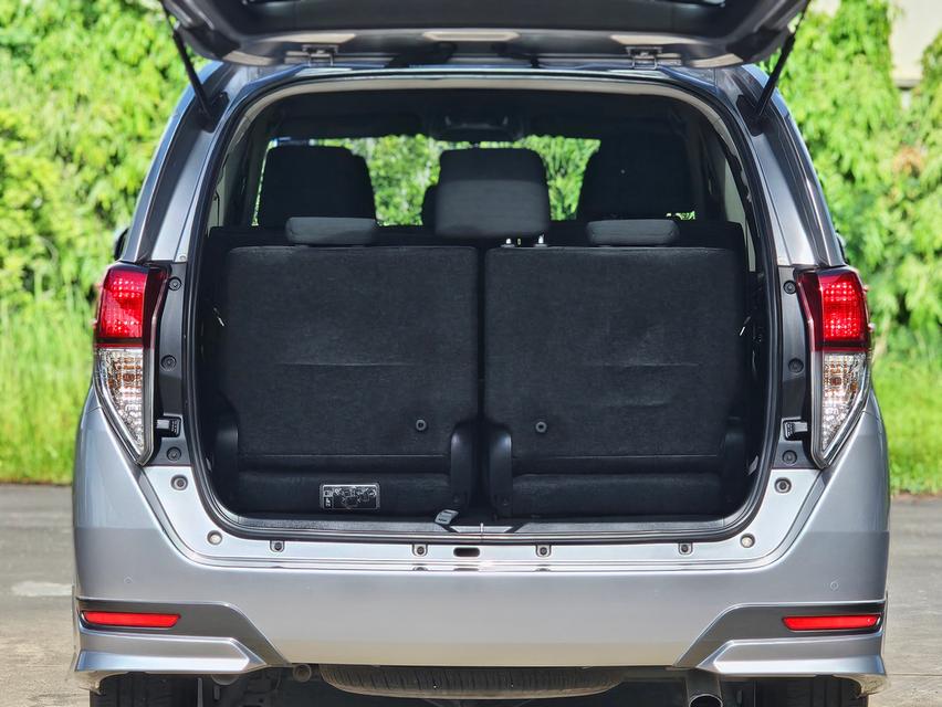 Toyota Innova 17