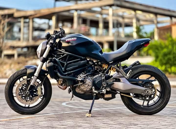 Ducati Monster 821 ปี 2019 4