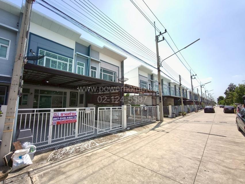 หมู่บ้านเดอะคิวบ์ ทาวน์ ลำลูกกา ใกล้ตรงข้ามตลาดเปียร์นนท์ ถนนลำลูกกา ต.คูคต อ.ลำลูกกา จ.ปทุมธานี