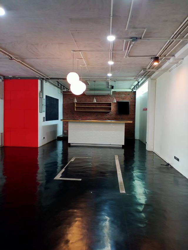 ให้เช่าพื้นที่ชั้น 1 เอกมัย พื้นที่ 180 ตร.ม. เหมาะสำหรับ โชว์รูม ออฟฟิศ อื่นๆ ใกล้เคียง ทองหล่อ พร้อมพงษ์ สุขุมวิท เพชรบุรีตัดใหม่ 2