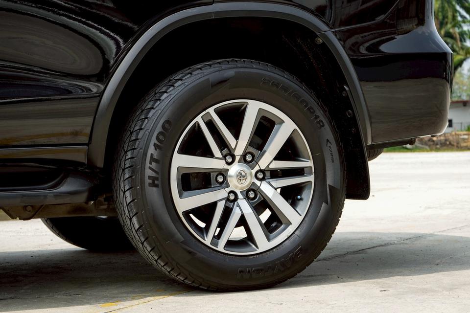 รหัสรถ CBL449 TOYOTA FORTUNER 2.4 V 2WD AT 2016 รูปย่อยที่ 2