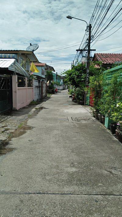 Sale Smaller plot of land for sale Suitable for build a house, residence 76  sqm. at BTS Samrong 5