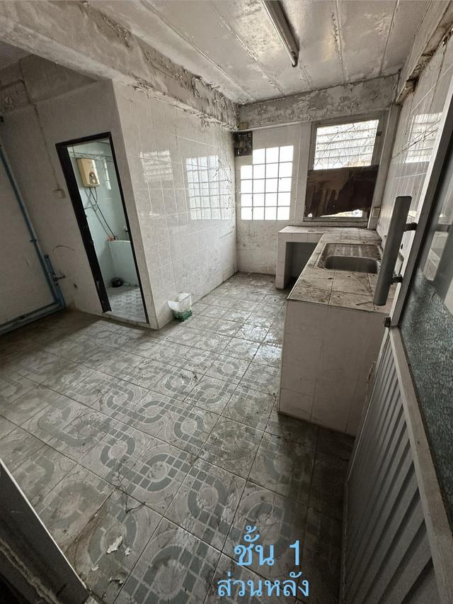 อาคารพาณิชย์ ซอยเพชรเกษม 81 2