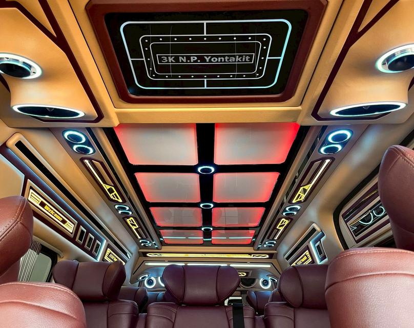 ปี 2024 TOYOTA COMMUTERรถตู้แต่ง VIP เต็ม ไมล์หมื่นกว่าโล สำนัก YONTAKIT 13