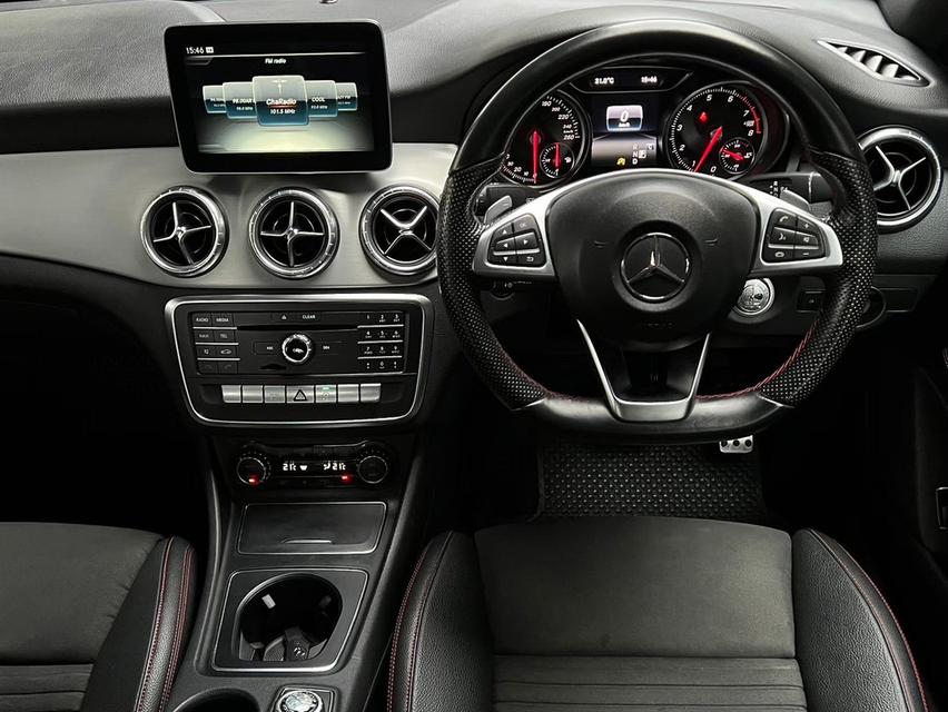 Mercedes-Benz CLA250 2.0 AMG Dynamic Coupe 7
