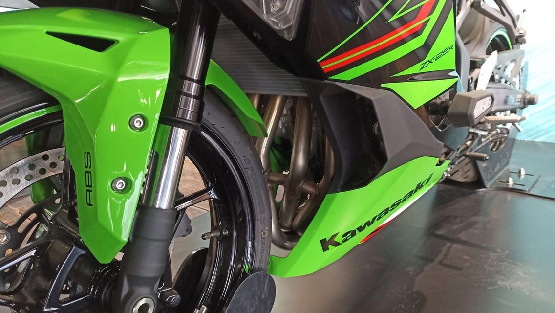 ส่งต่อ Kawasaki Ninja ZX-25R มือสอง 3