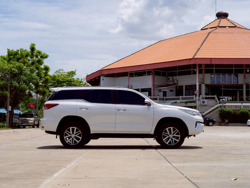 TOYOTA FORTUNER 2.8V 4WD ปี 2016